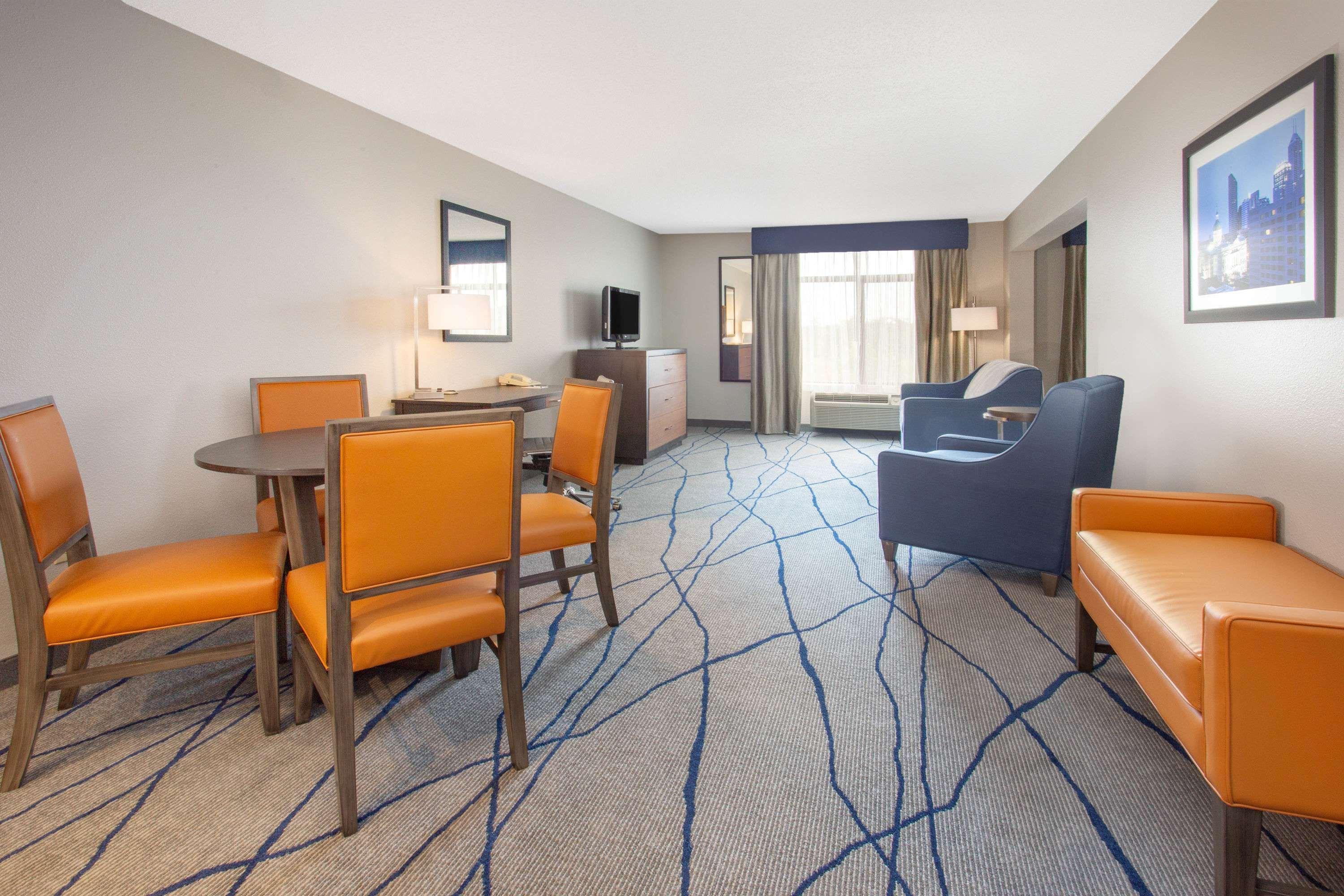 Hotel Wingate By Wyndham Indianapolis Airport Plainfield Exterior foto