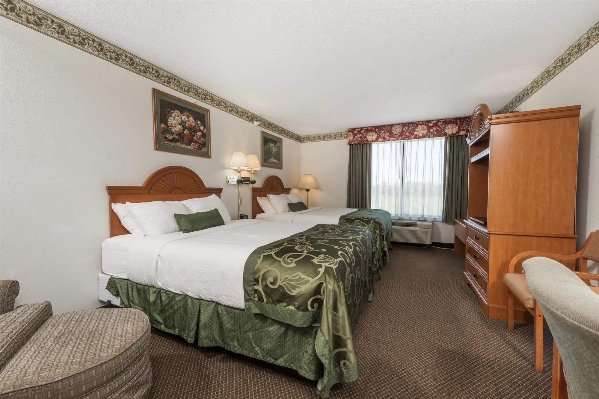 Hotel Wingate By Wyndham Indianapolis Airport Plainfield Exterior foto