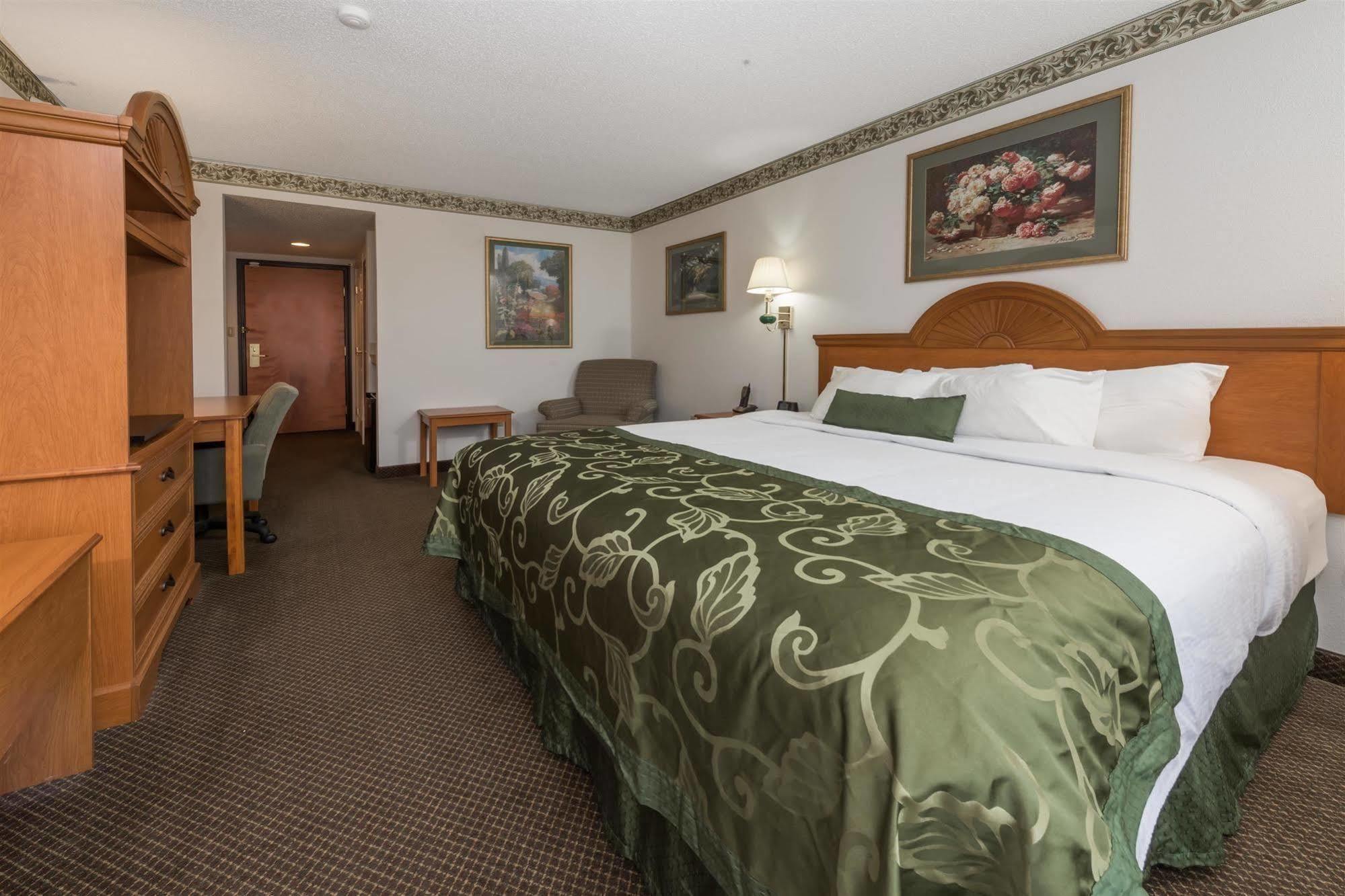 Hotel Wingate By Wyndham Indianapolis Airport Plainfield Exterior foto