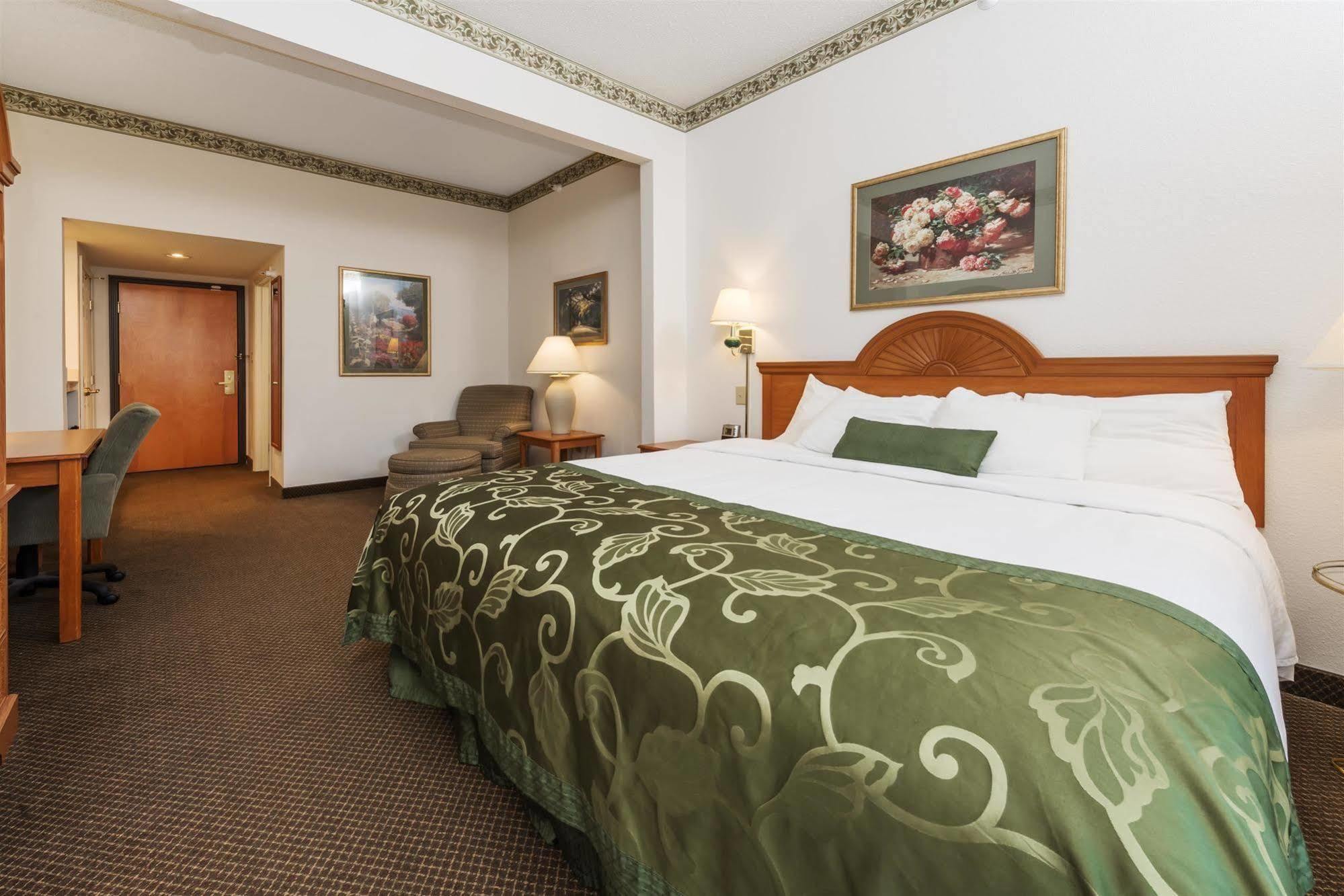 Hotel Wingate By Wyndham Indianapolis Airport Plainfield Exterior foto