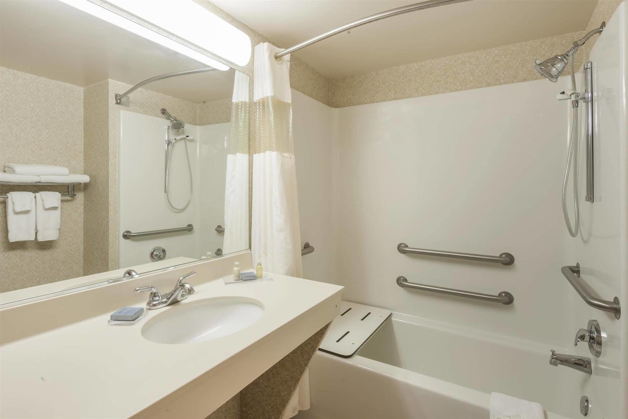 Hotel Wingate By Wyndham Indianapolis Airport Plainfield Exterior foto